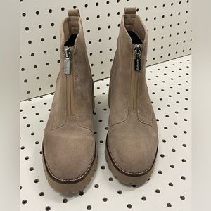 Blondo Drew Womens Beige Suede Waterproof Impermeable Zip Ankle Boots Size 6.5M